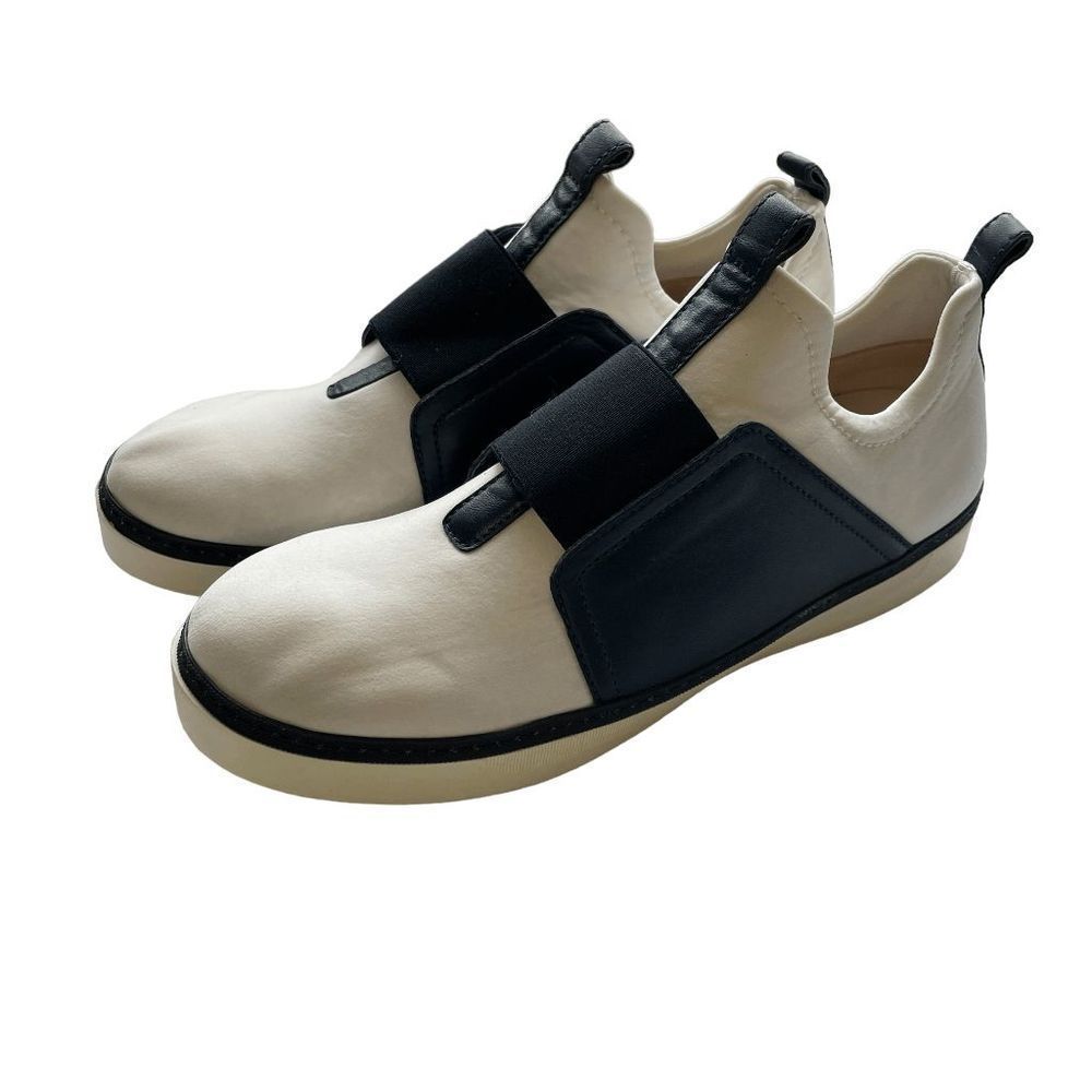 Stuart Weitzman Shoes Wayfare Sneaker Neoprene white and blue Sz 9W